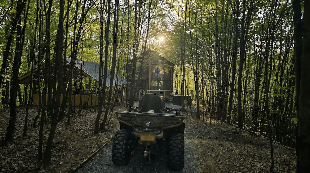 Cabana de inchiriat in Apuseni, retrasa in padure, cu ciubar foisor atv, la munte, Brad Huneodara