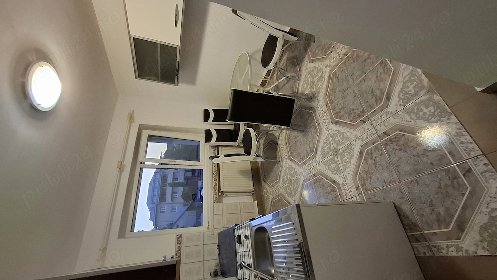 Închiriez apartament cu două camere 