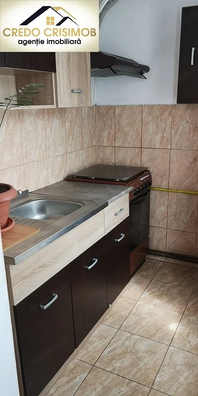 Vand apartament 2 cam cf nedecomandat Govandari ,etajul 3