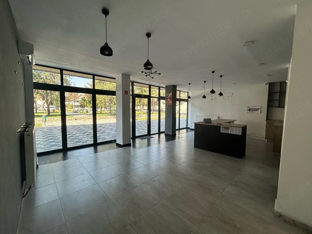 Inchiriez spatiu comercial 