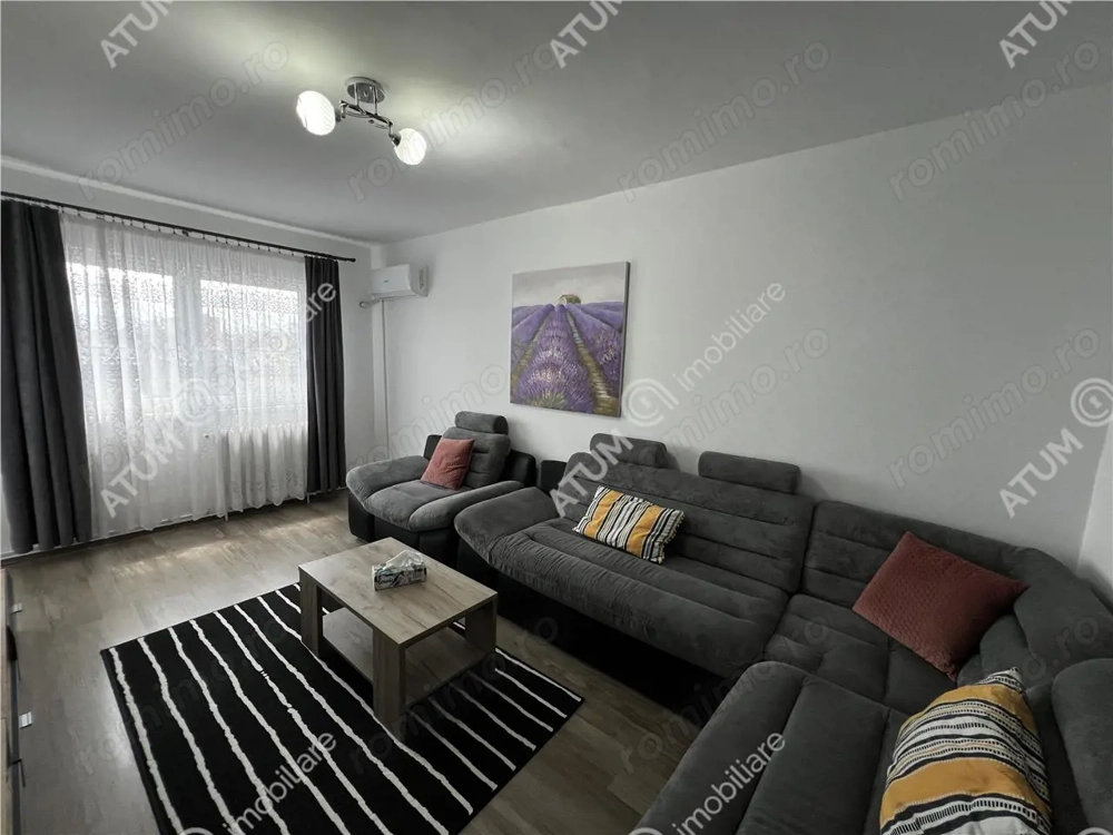Apartament 3 camere la etaj intermediar si pivnita zona Vasile Aaron