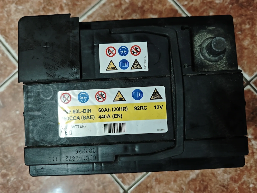 Baterie Auto Originală Kia / Hyundai 60Ah 440A (Dimensiune 242x175x190) – Stare bună