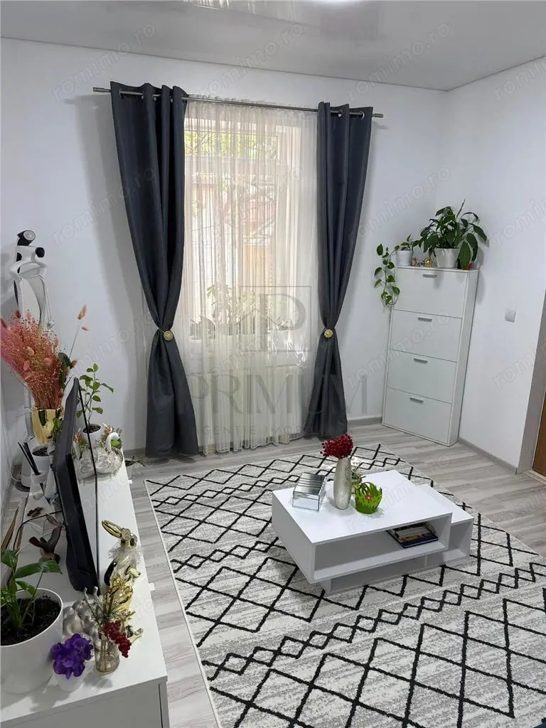 Complexul Studentesc - 2 Camere + Curte - Amenajat - Centrala proprie - Mobilat si utilat - Decomand