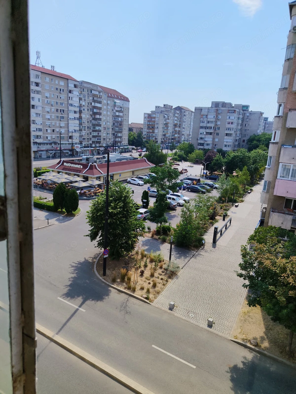 Dau in chirie apartament 1 cam. Nufarul vizavi de Lotus