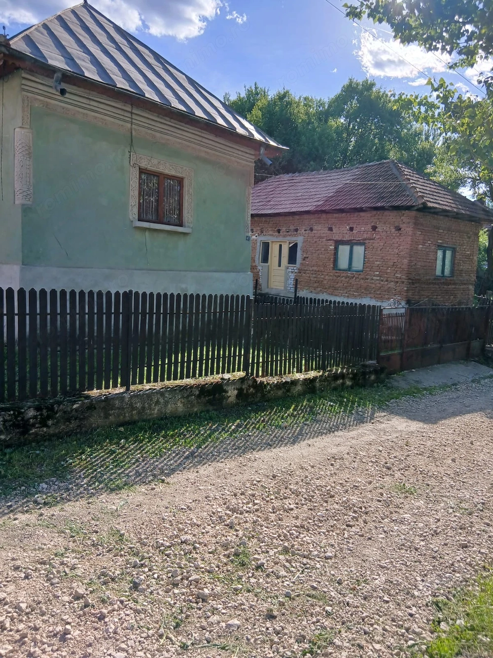 Proprietate cu 2 case și teren 1.596 mp în Câmpulung Muscel, Valea Romanestilor