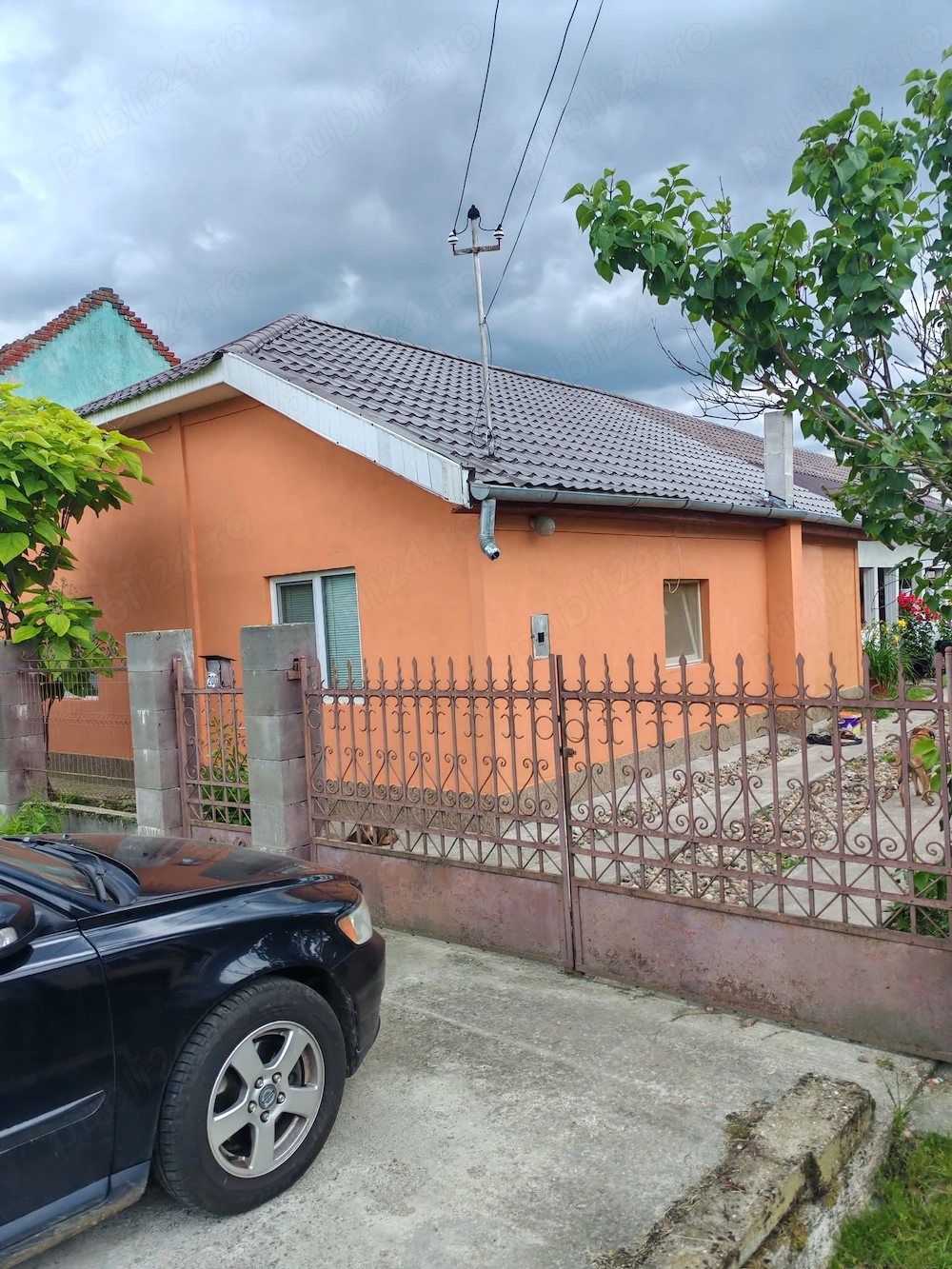 Casa cu 3 camere in Lazuri