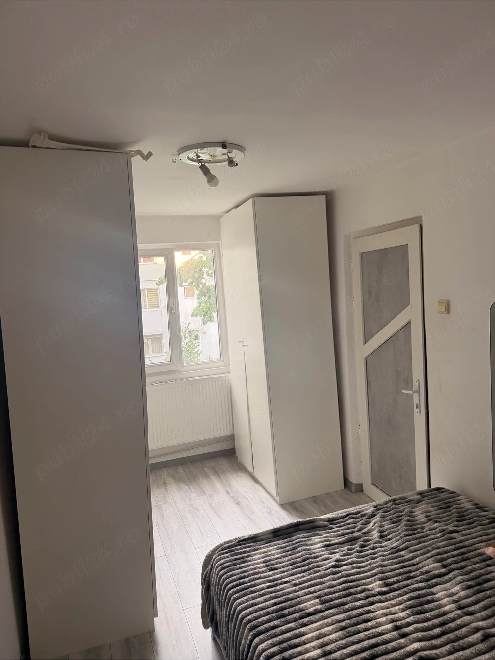 Propietar Apartament 3 camere , Semi Mobilat , Etaj 2 Ploiesti Vest