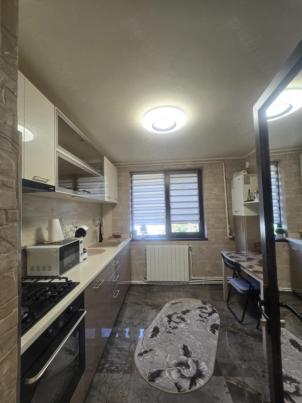 Vand apartament in rate