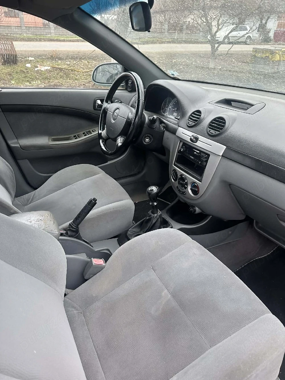 vând chevrolet lacetti 