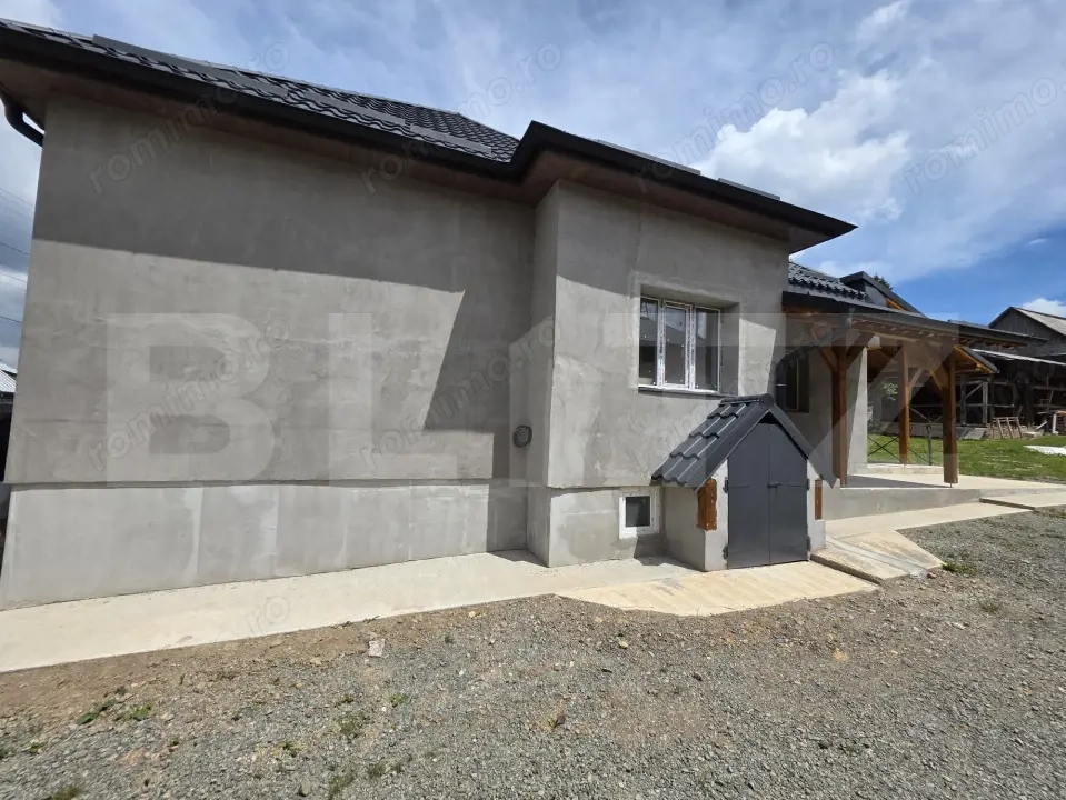 Casa de vacanta in curs de modernizare in Belis, 5 camere, 920mp teren drept