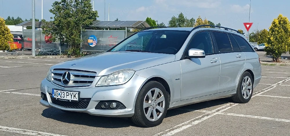 Mercedes Benz C180 Benzina 156 CP- variante auto 4X4, CADOU la achizitie 
