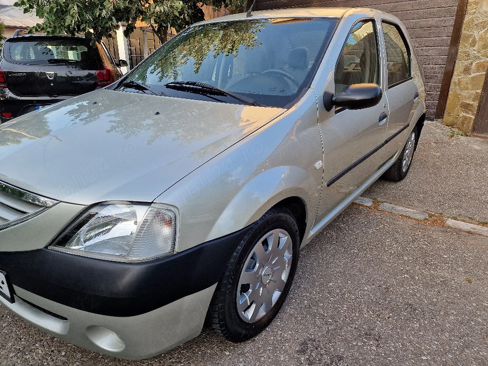 vând Logan an 2005 motor 1.4 benzină 