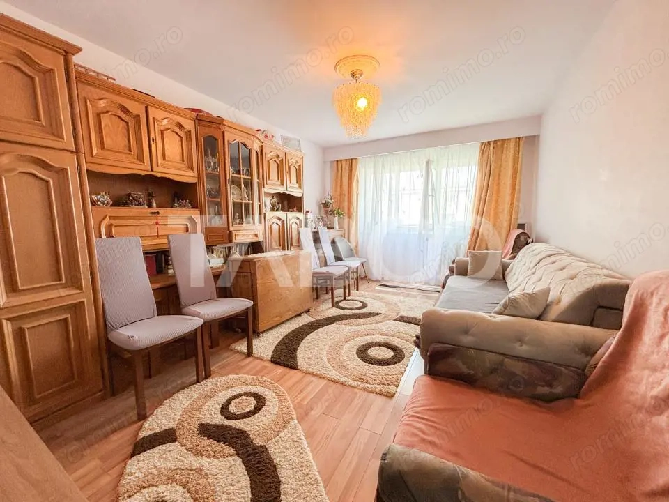 Apartament cu 2 camere etaj intermedait zona linisita Intre Lacuri
