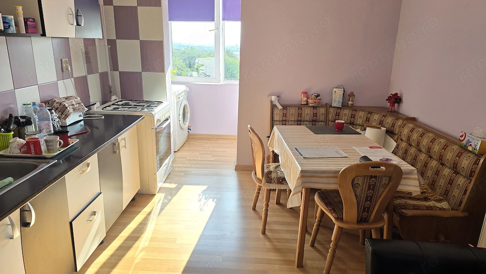 Vand apartament 2 camere decomandat in Deva, suprafata utila 47 mp + balconul, zona I Corvin,