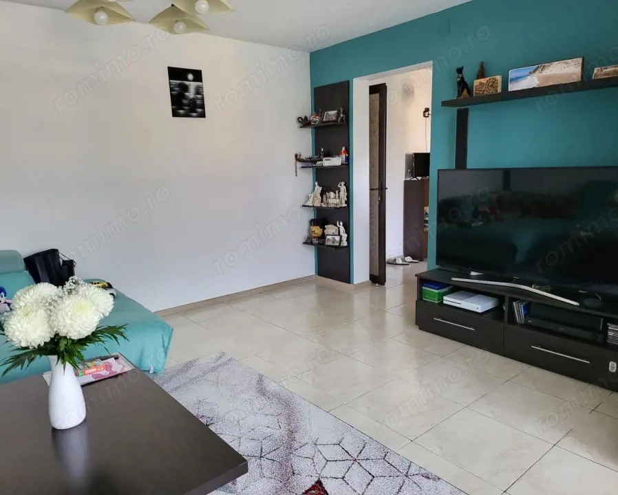 Apartament 4 camere, decomandat, 80 mp, zona Calea Bucuresti/Dezdrobiri