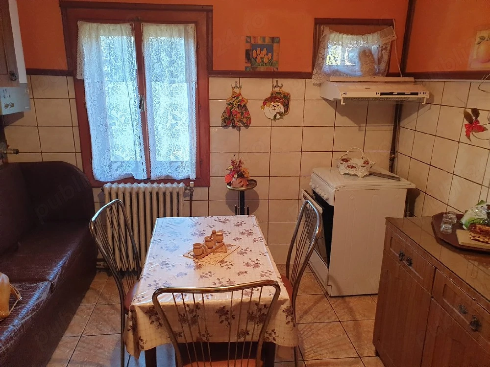 închiriez apartament 2 camere
