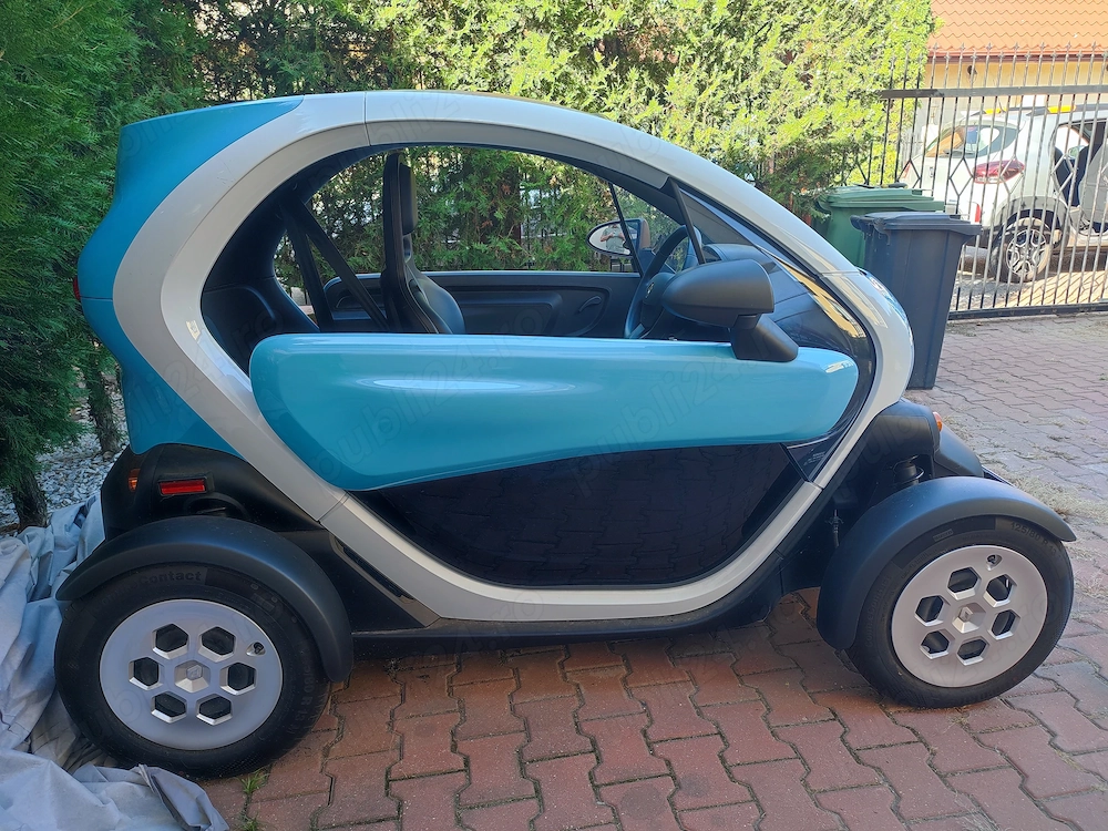 Inchiriez Renault Twizy Life 80 Z.E. 13 kW 