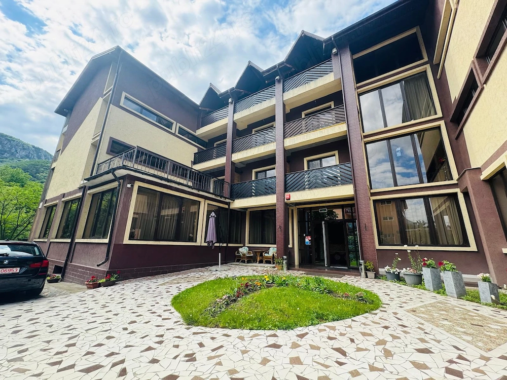 Hotel 33 camere in Baile Herculane - Exclusivitate Red Line imobiliare   Comision 0%
