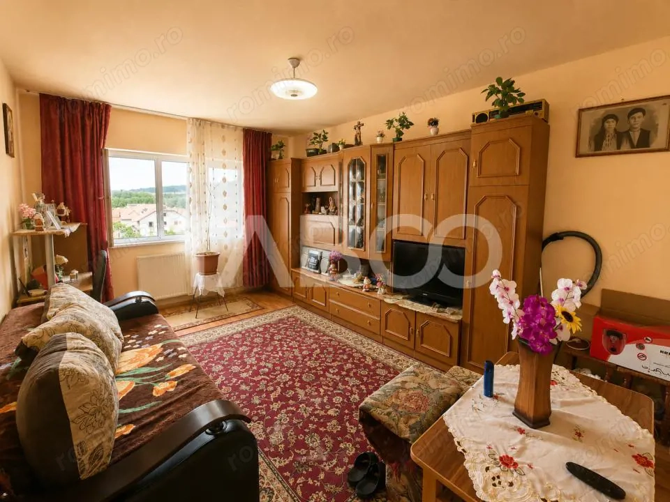 Apartament decomandat de vanzare 2 camere balcon pivnita
