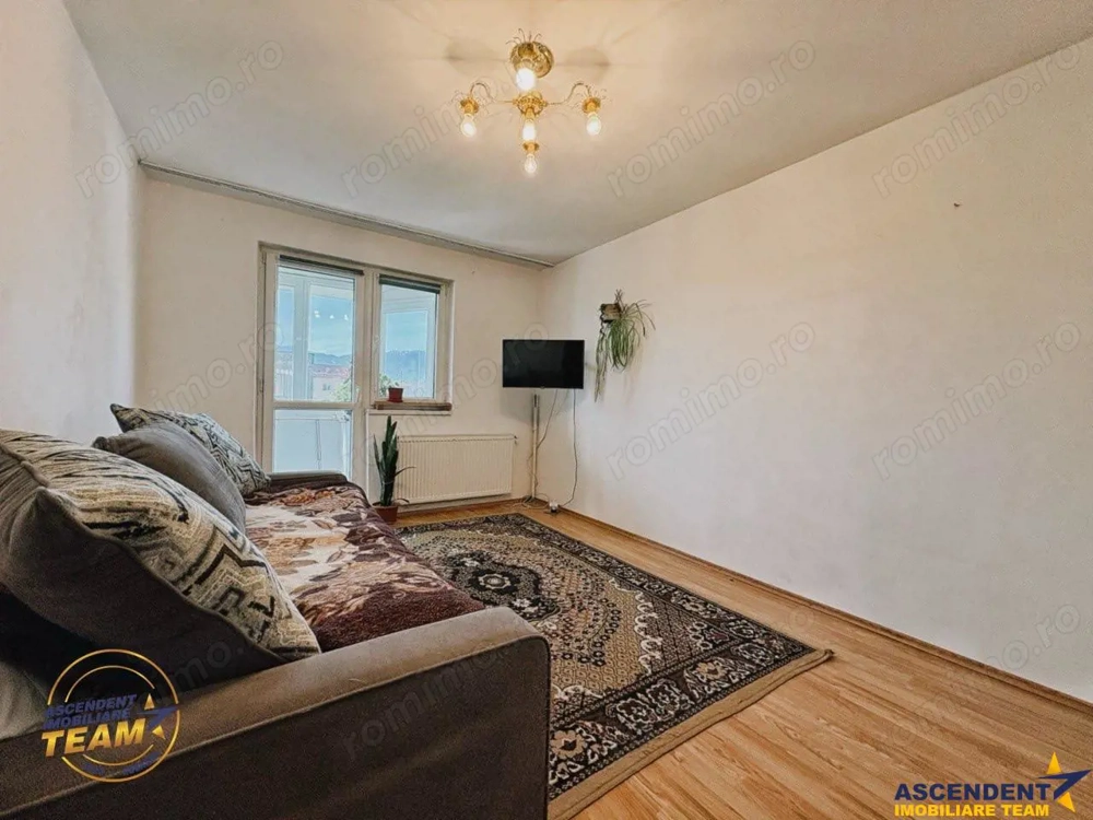 FILM! Apartament 2 camere decomandat, zona apreciabila, cartier Florilor Brasov