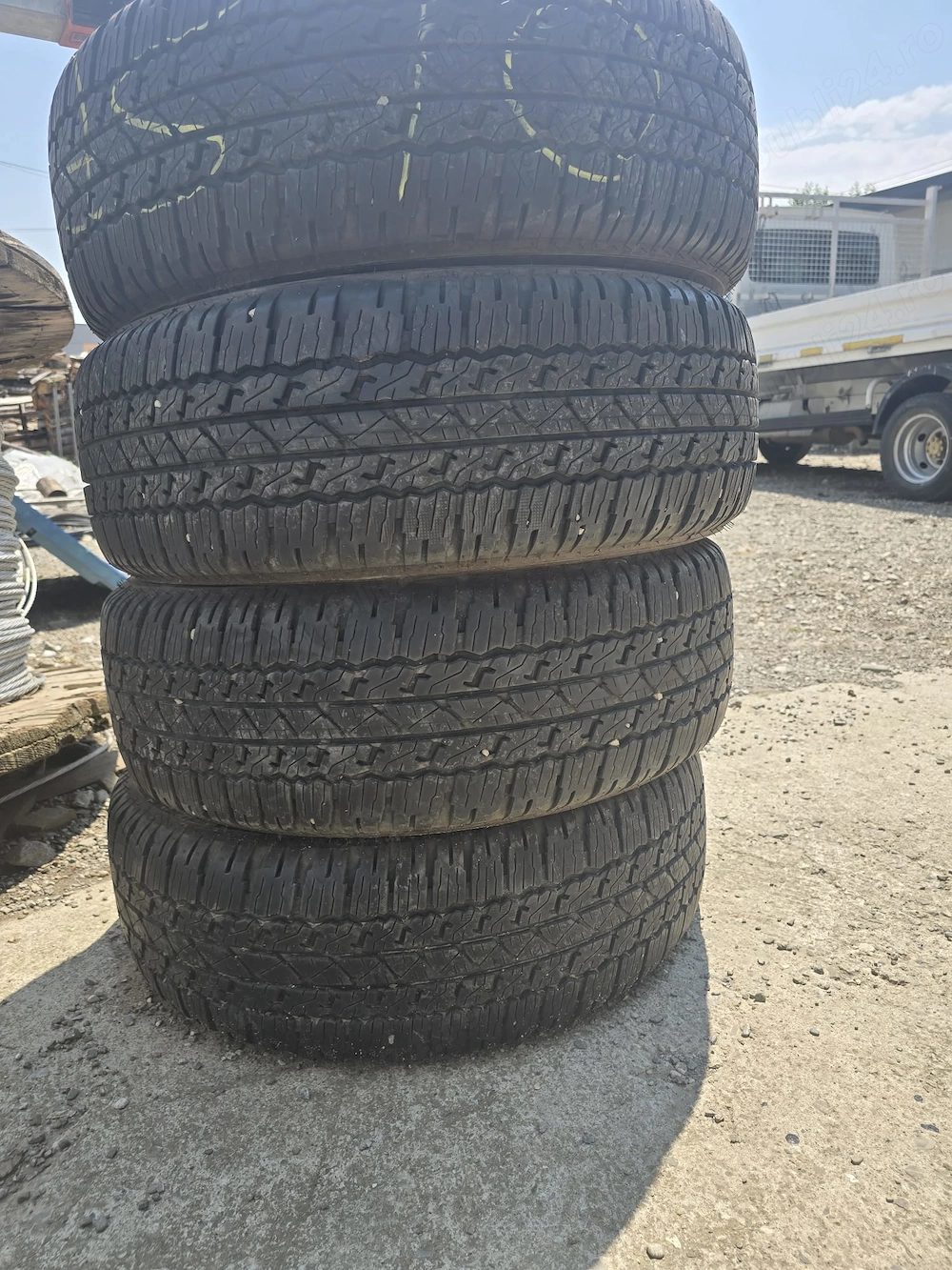 De vanzare 4 anvelope 265/65 R17