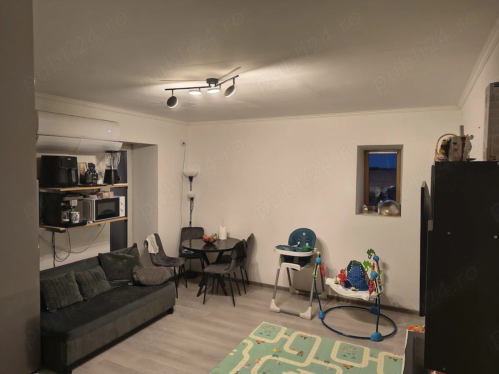 Apartament cu 3 camere de vanzare parcare si pod pe toata suprafata apartamentului