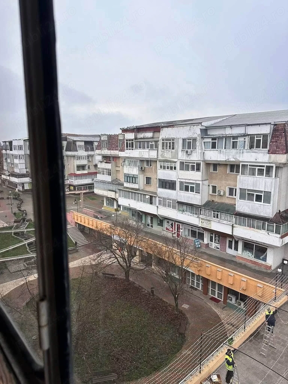 De vanzare apartament cu 3 camere, 2 bai și balcon, zona Pietional Stefan Cel Mare 52000euro