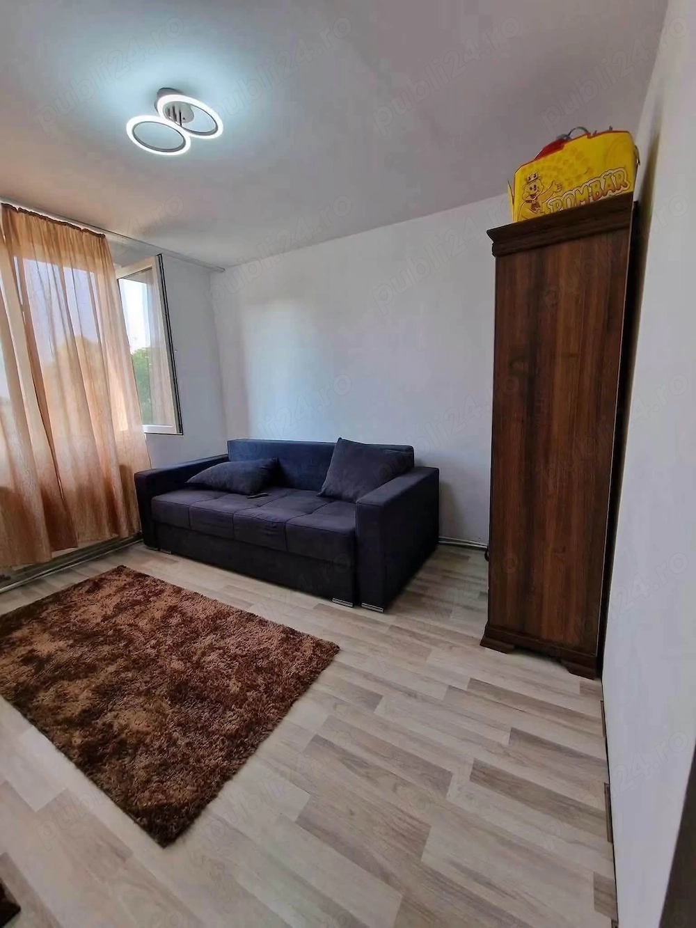 De vanzare apartament cu 2 camere, debara, loc de parcare, mobilat și utilat 55000euro