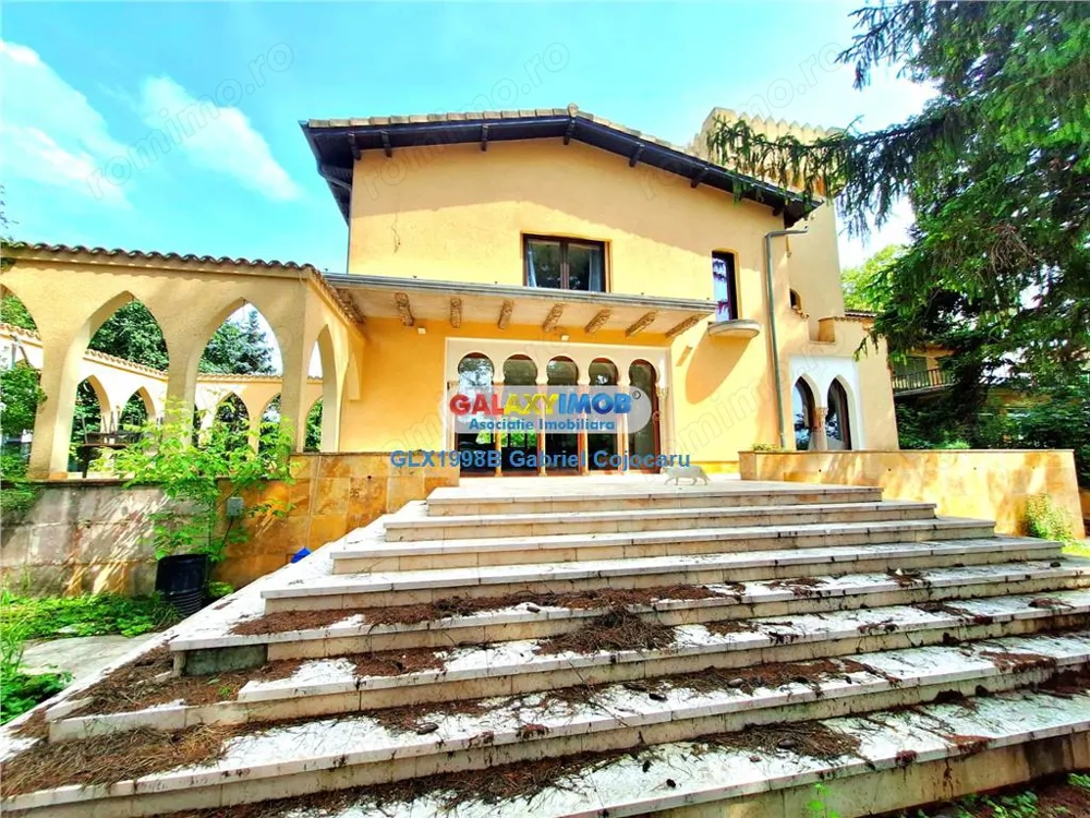 Vila stil florentin pe malul lacului,teren4043mp iesire la lac de 25ml
