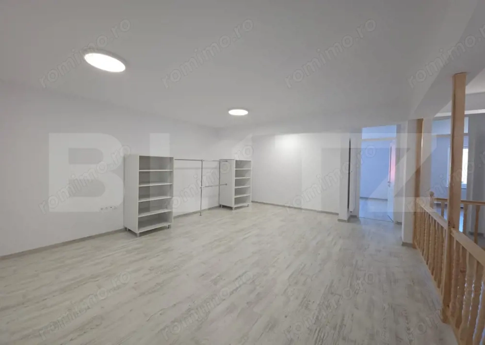 Casă de vânzare, 281 mp, zona Corunca