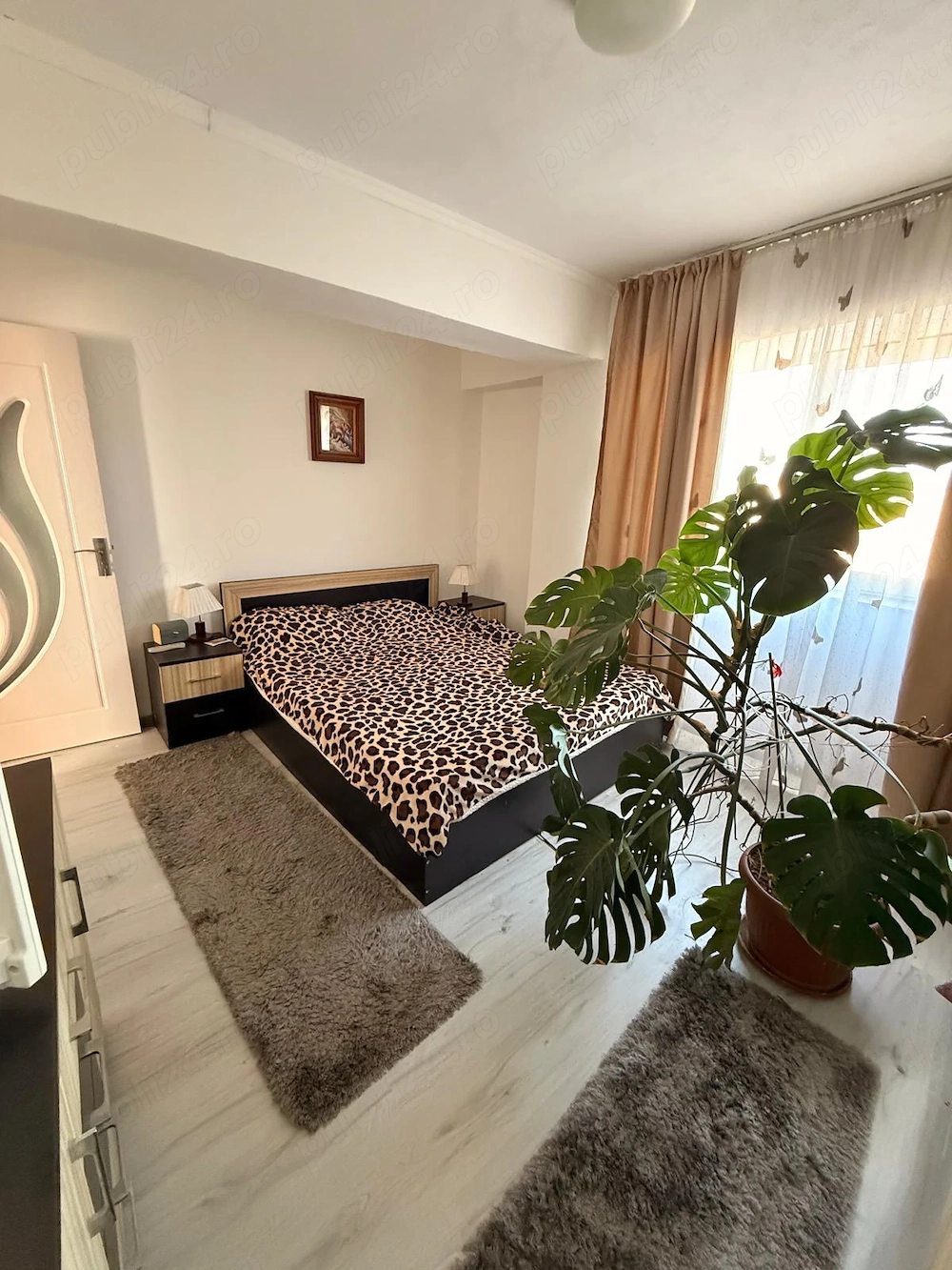 Apartament 3 camere de vânzare 