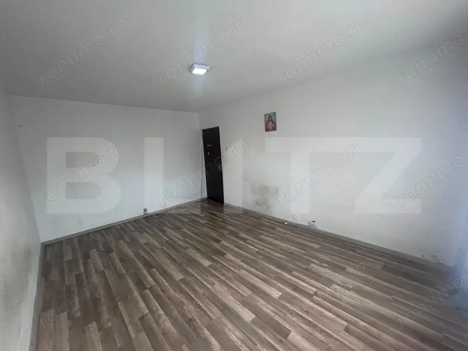 Apartament 2 camere decomandate, 49 mp, etaj 3, zona Cornitoiu-Unitatea Militara