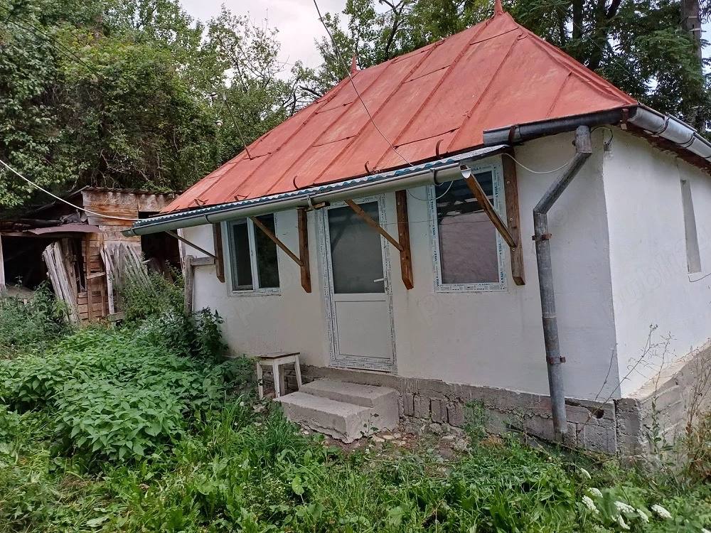 casa de vanzare cu teren 