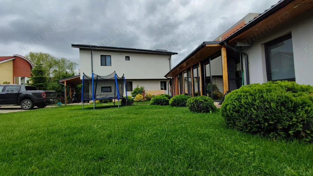 Duplex premium cu curte superb amenajată și anexă 80 mp