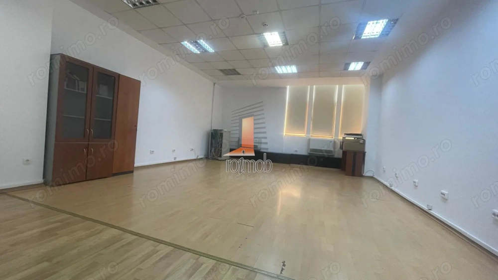 Vatra Luminoasa, spatiu birou