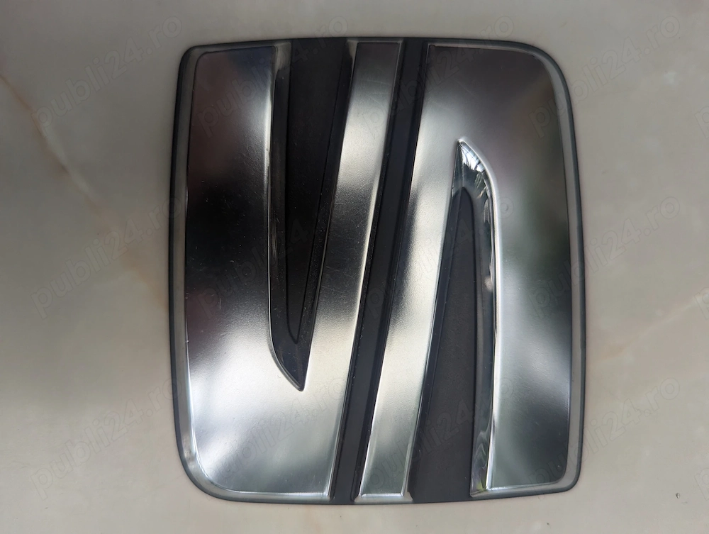 Logo haion spate Seat Ateca 575853630D