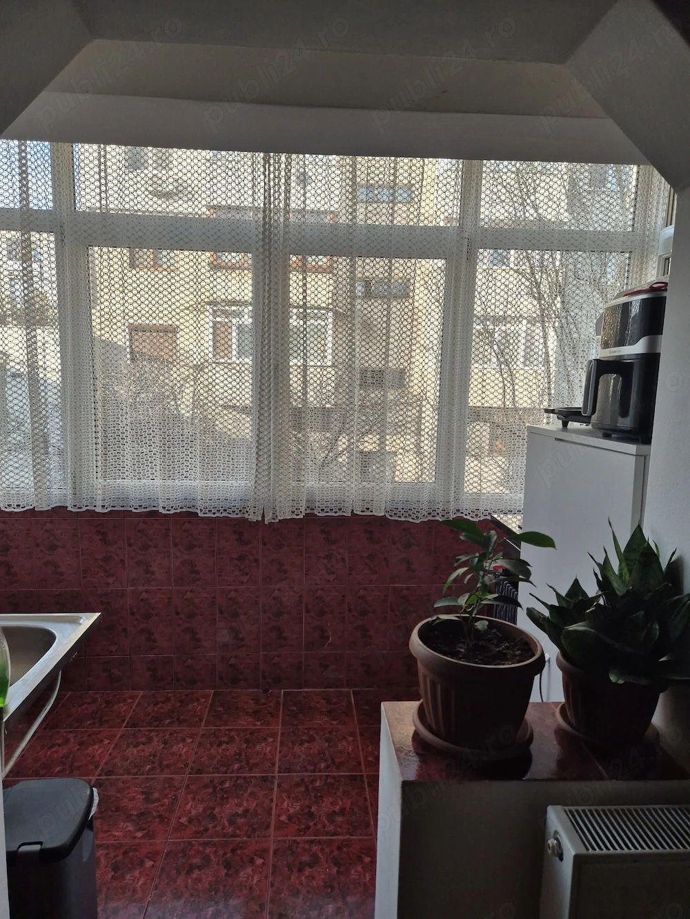 inchiriez apartament 2 camere