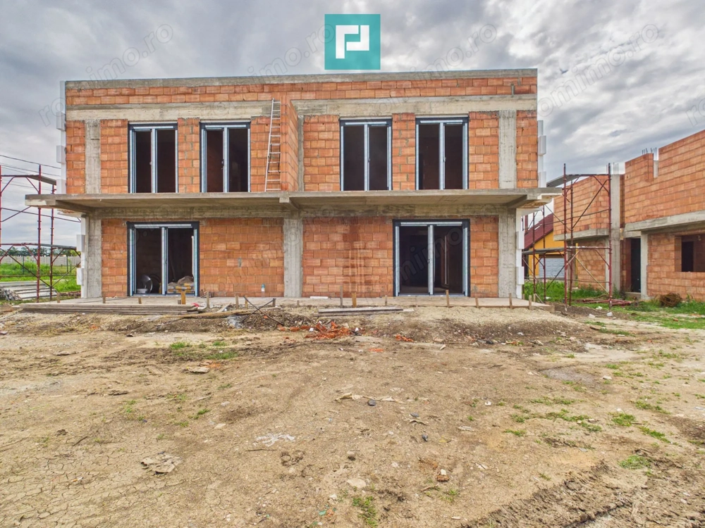 Casă tip duplex în Giarmata