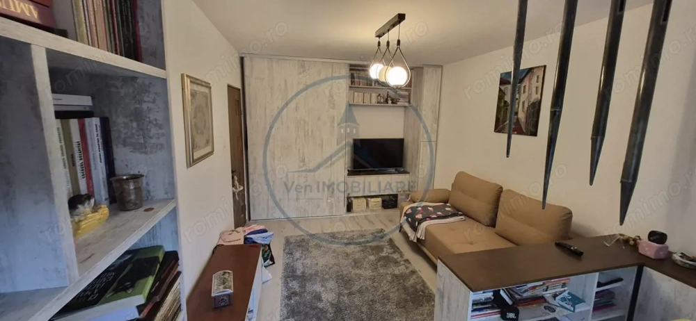 Apartament 2 camere , decomandat, et. 3, strada  Andrei Muresanu