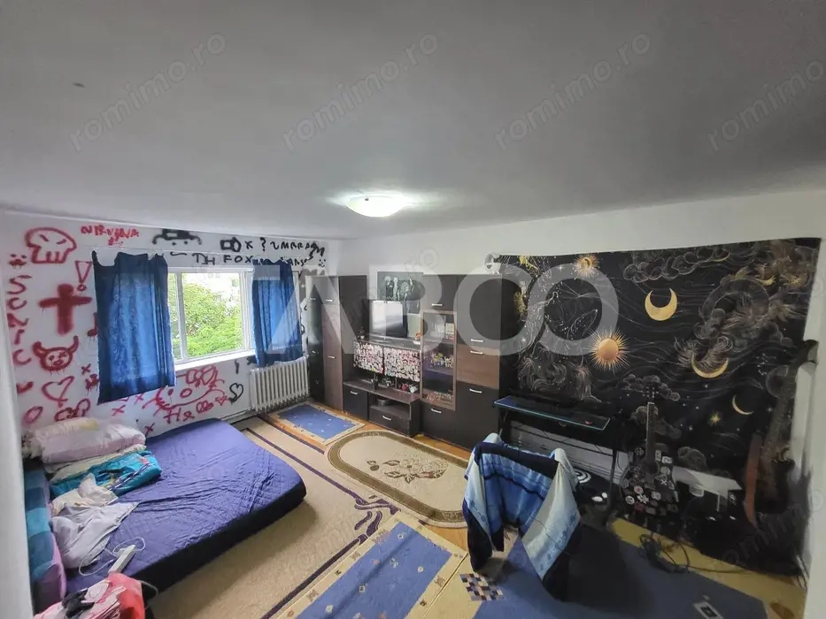 Apartament cu 4 camere de vanzare in Cartierul Marasti decomandat 