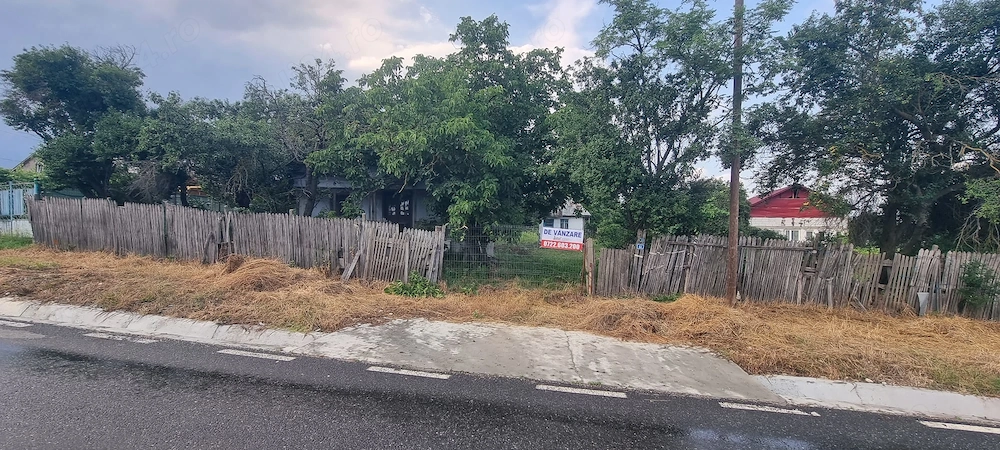 Vand 3600 mp, teren intrav. situat in sat Gruiu, Cateasca, Arges, cu casa veche, la 90 km Bucuresti