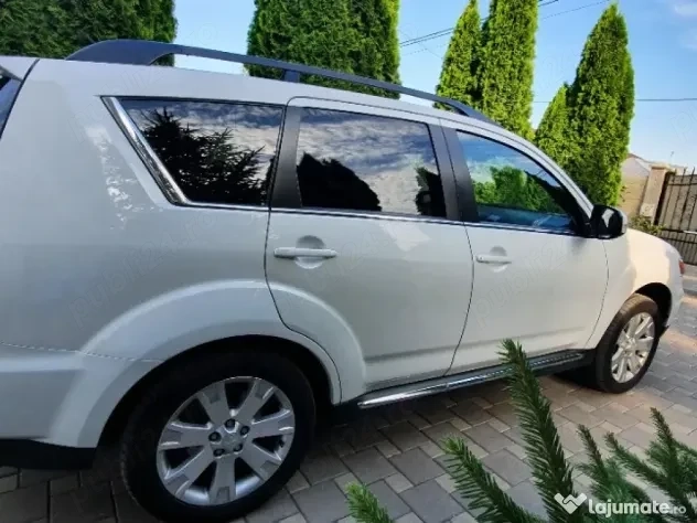 Mitsubishi Outlander 2.2 DI-D 4x4   Full Option   2012