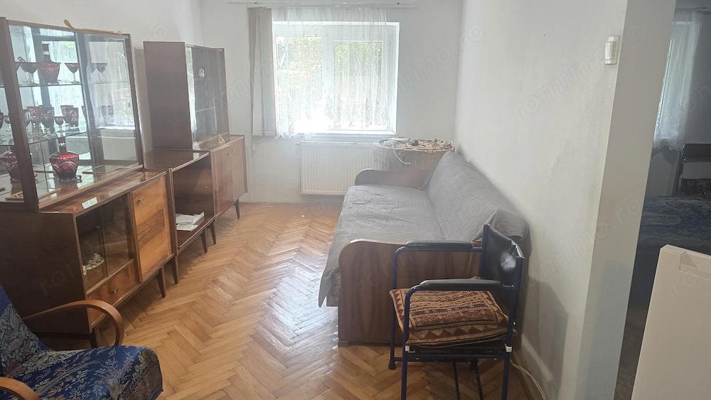 Vand  apartament de 3 camere decomandat in Deva, parter,  str. Bejan, bloc de 4 etaje, 65 mp