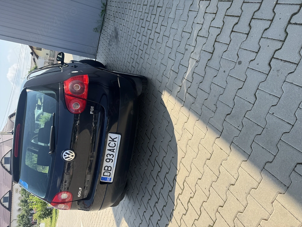 Vând Golf 5 1.6 FSI