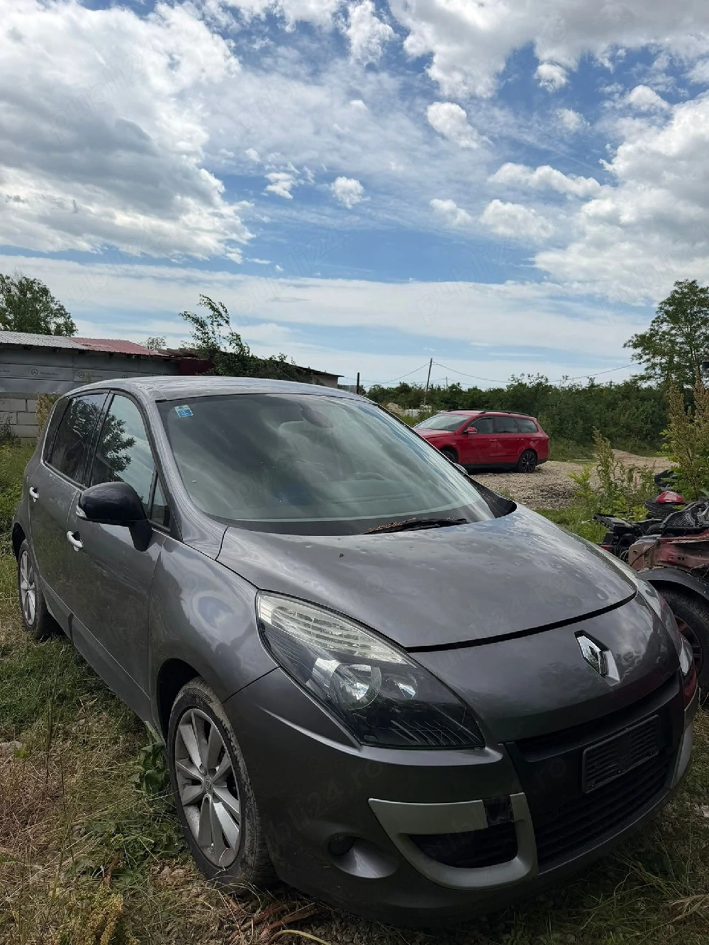 Dezmembrez Renault Scenic 1.5 dci