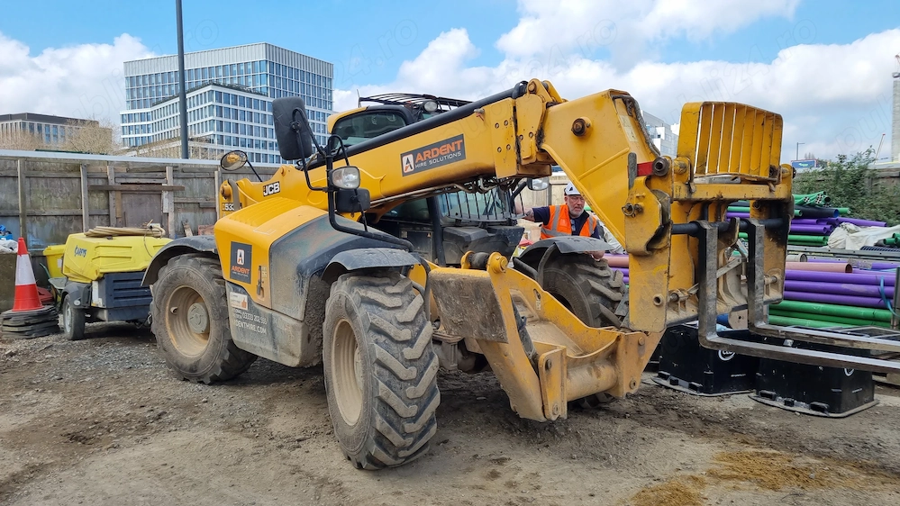  (Încărcător Telescopic) cu experiență   Caut loc de muncă în Arad