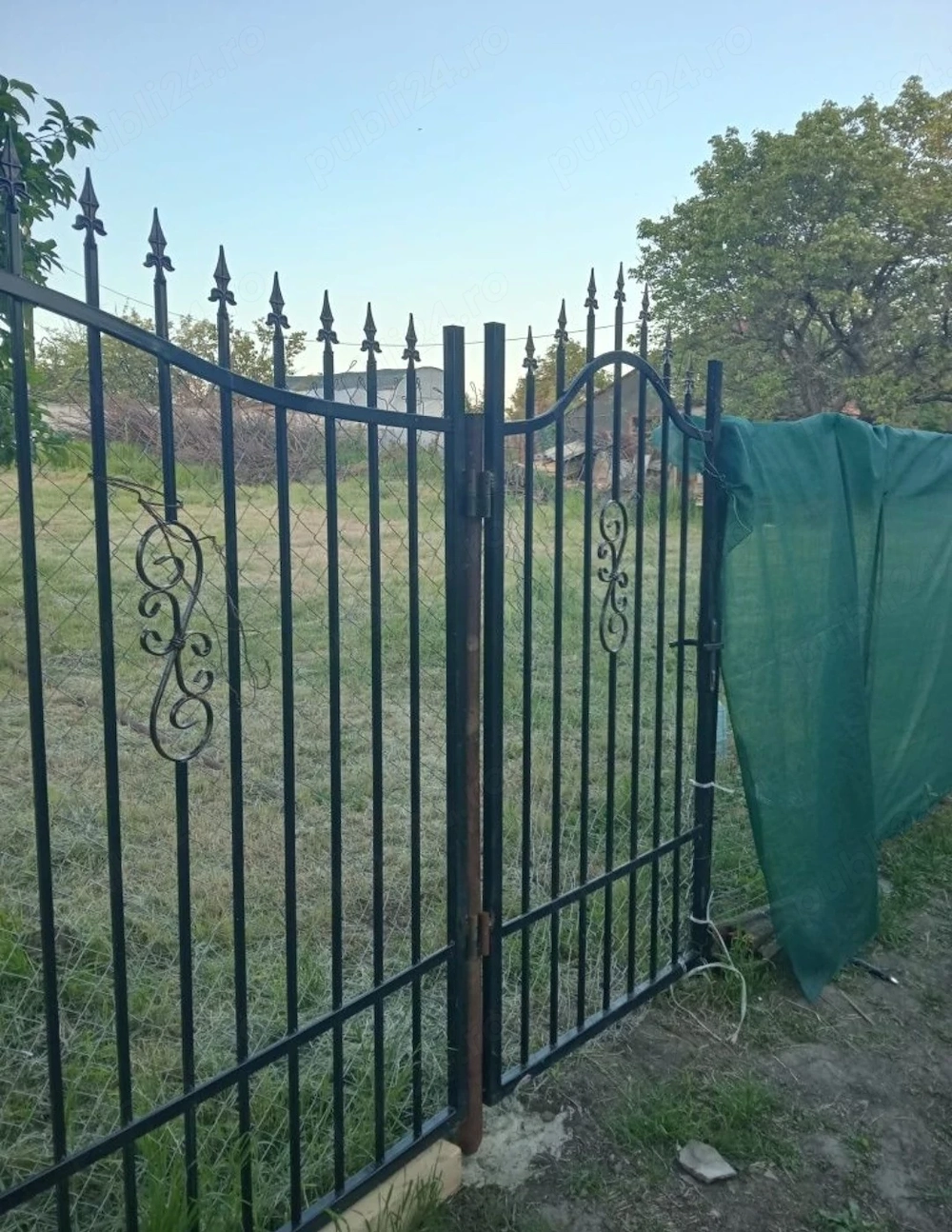 vand teren in pielesti dolj in centru langa primarie