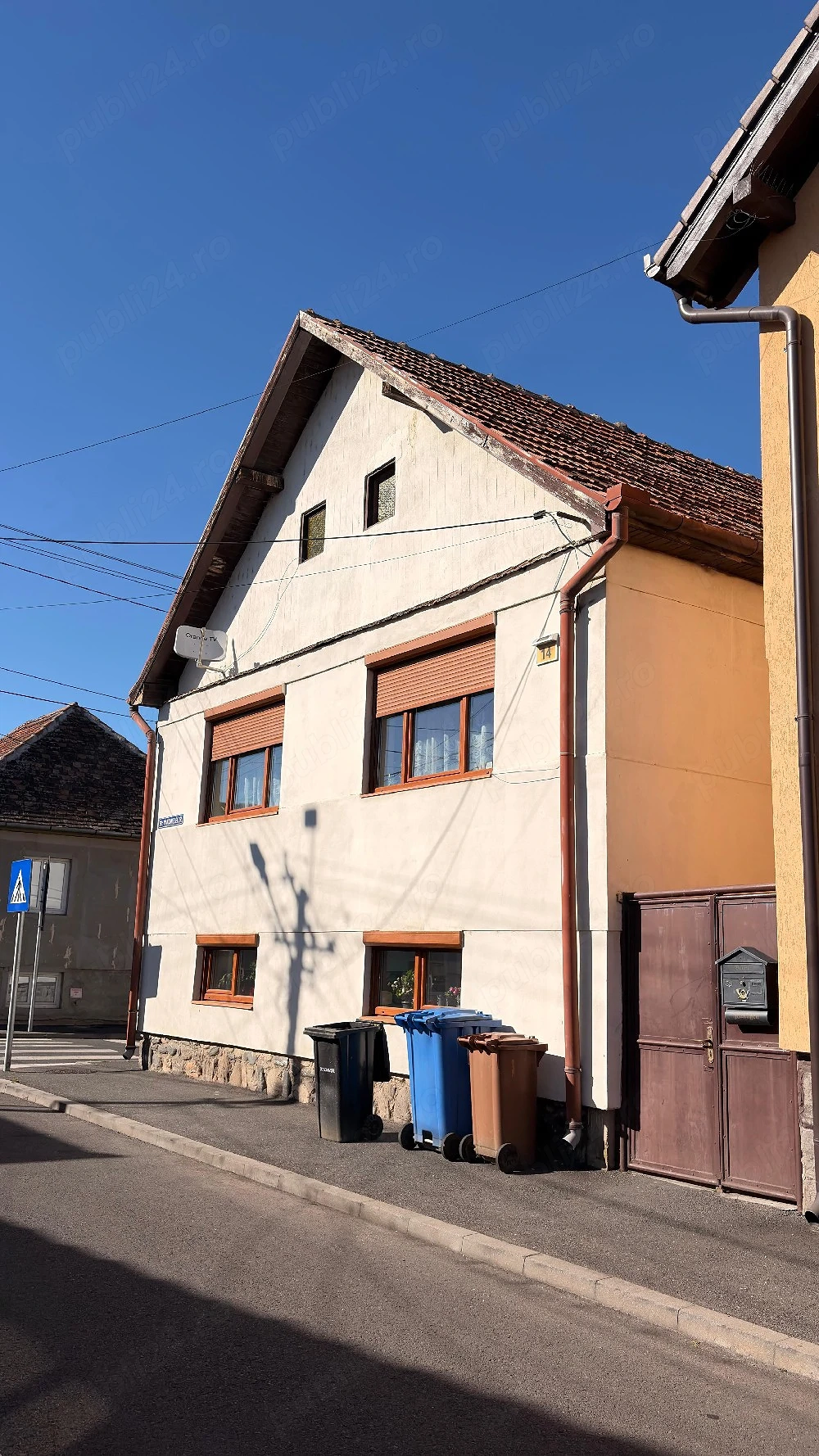 Casă individuală pe colț   2 ACCESE separate   Zonă Premium (Str. Rândunelelor)   Ideal Investiție  