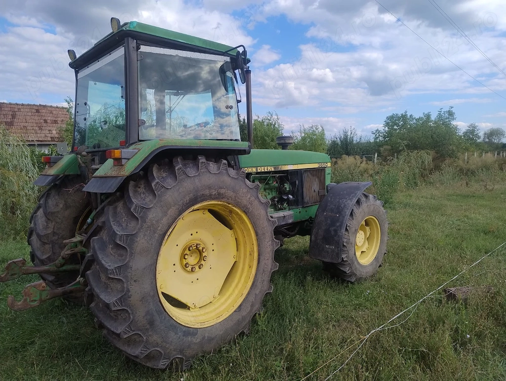 Vând sau schimb John Deere 3650