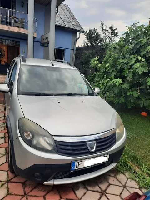 Vând Dacia Sandero 2012